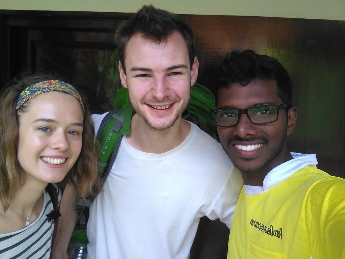 Homestay Munroe Coconut *