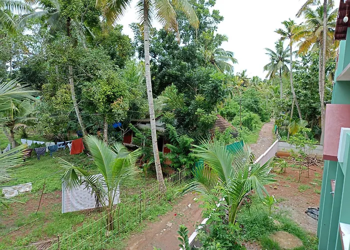 Munroe Coconut Homestay