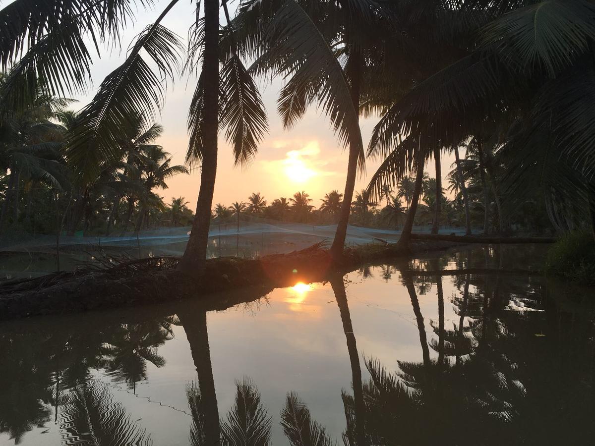 Munroe Coconut Homestay Mundrothuruth