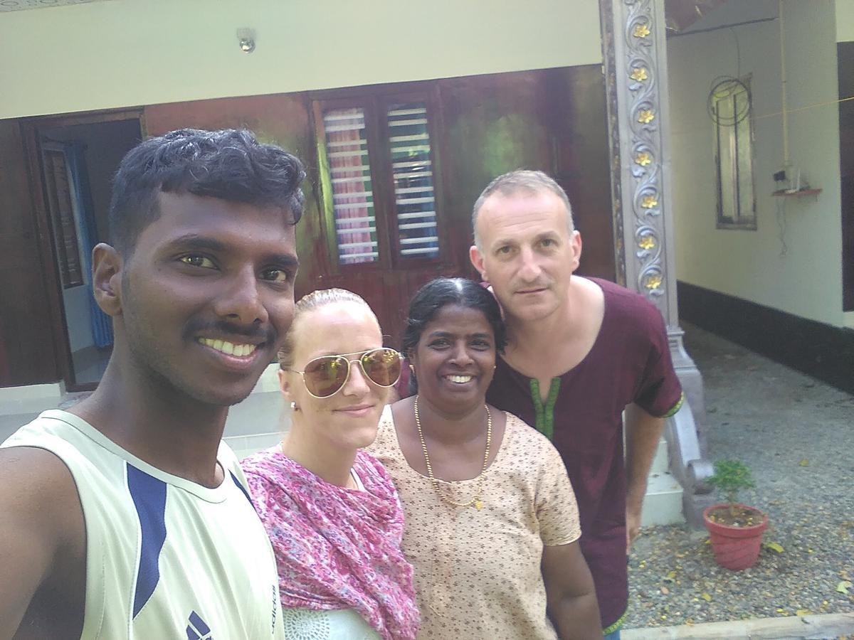 Munroe Coconut Homestay *