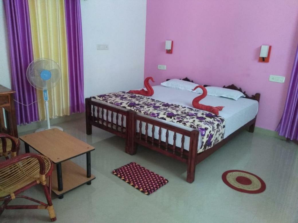 Munroe Coconut Homestay *