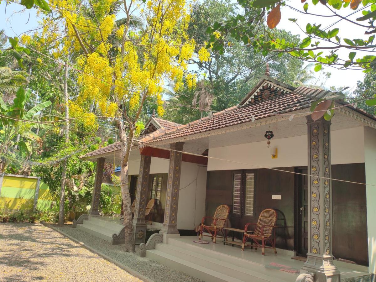 Homestay Munroe Coconut *